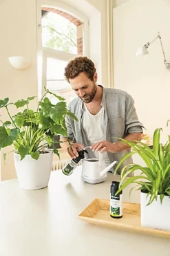 LECHUZA Long-acting Fertiliser Perfect Veggie Fluid, 475ml -Outlet Green Shrub Hub Store lechuza long acting fertiliser perfect veggie fluid 475ml4008789196286 03c MP