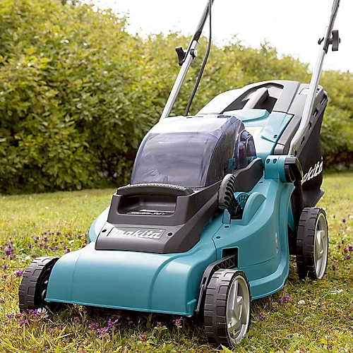 Makita DLM380PF4 18v 36v Cordless Lawn Mower + DUR181 Grass Trimmer + 4 X 3.0ah 4 Makita DLM380PF4 18v 36v Cordless Lawn Mower + DUR181 Grass Trimmer + 4 X 3.0ah - Image 4
