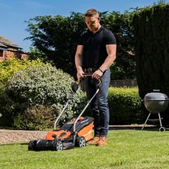 Yard Force 40V 32cm Cordless Lawnmower With 2.5Ah Lithium-Ion Battery & Quick Charger LM G32 -Outlet Green Shrub Hub Store yard force 40v 32cm cordless lawnmower with 2 5ah lithium ion battery quick charger lm g326939500724366 04c MP